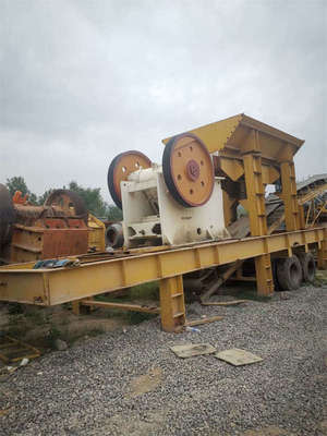 重型600X900顎式破碎機(jī)移動(dòng)破碎車(chē)一臺(tái)